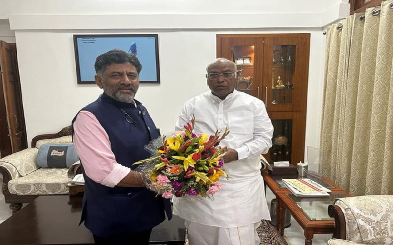 कर्नाटक के नए CM पर फैसला जल्द! राहुल ने की मंत्रणा, खरगे से मिले डीके शिवकुमार