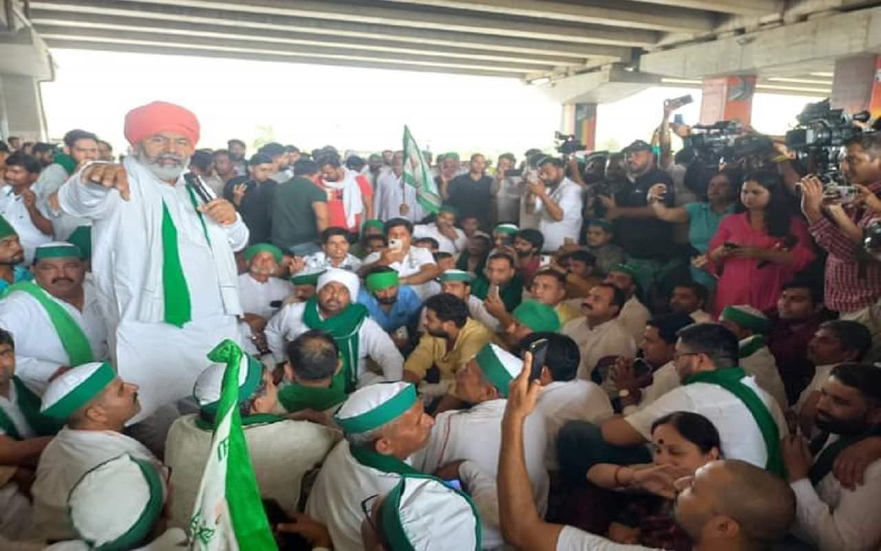 पहलवानों के समर्थन में गाजीपुर बॉर्डर पर डटे किसान, राकेश टिकैत ने सरकार और पुलिस को दी चेतावनी