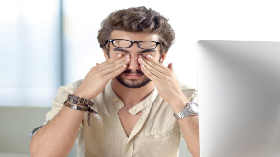 कोरोना वायरस को लेकर नेत्र विशेषज्ञ की सलाह लेंस का नहीं चश्मे का करें इस्तेमाल