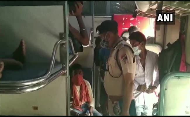 मानव तस्करी के शक में मुरादाबाद रेलवे स्टेशन पर कर्मभूमि एक्सप्रेस से उतारे गए 80 बच्चे, केस दर्ज