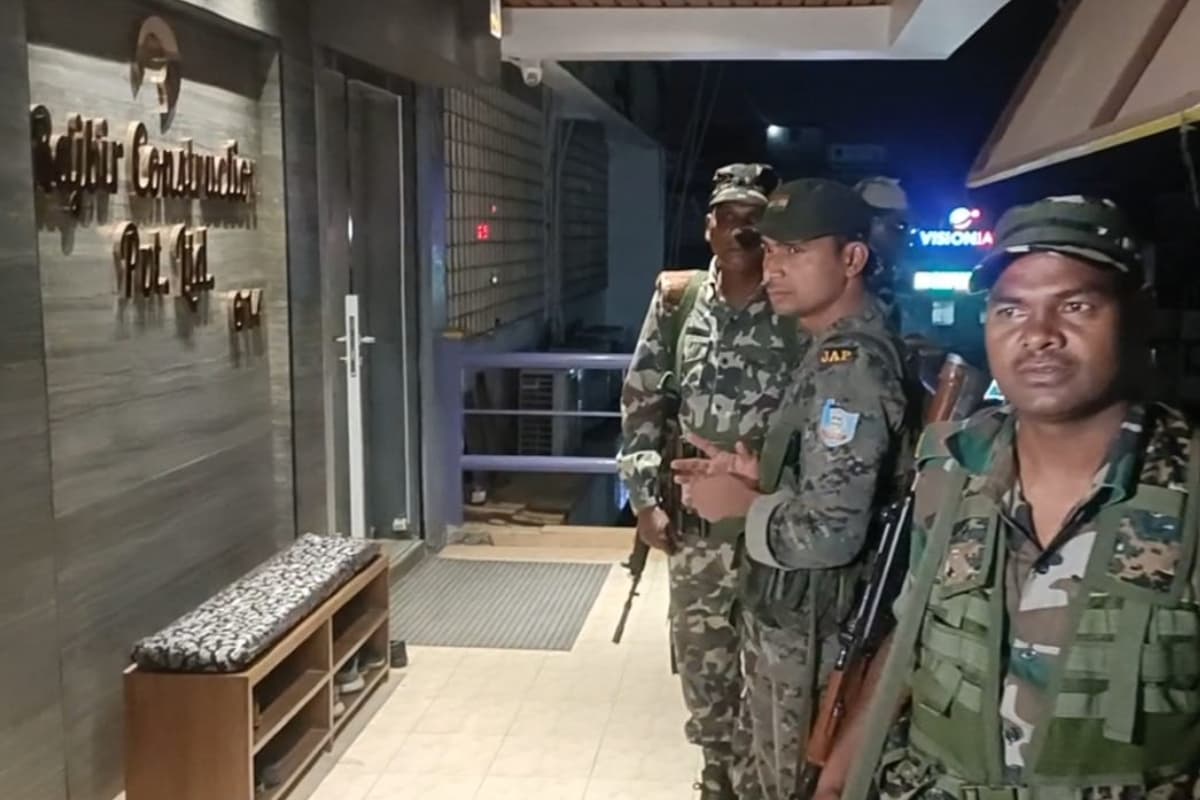 झारखंड: कारोबारी पुनीत अग्रवाल के ठिकानों पर GST की रेड, NIA की रिमांड पर नक्सली प्रमोद मिश्रा, पढ़ें ये खबरें