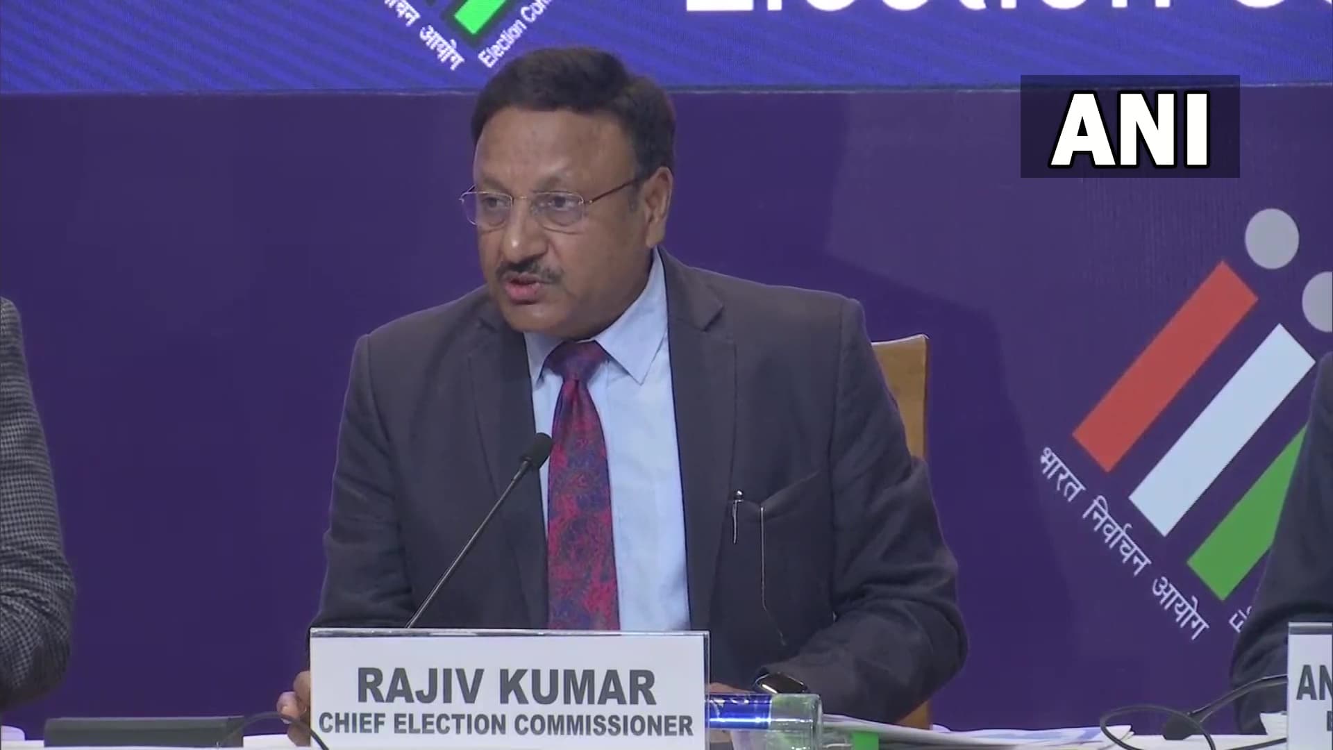 गुजरात चुनाव 2022: EVM पर सवाल उठाने वालों को लेकर चुनाव आयोग ने क्या कहा ? जानें कब होगी वोटिंग