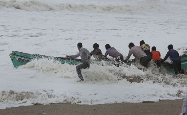 कोरोना संकट, अम्फान के बाद भारत की ओर बढ़ रहा एक और तूफान, अलर्ट जारी
