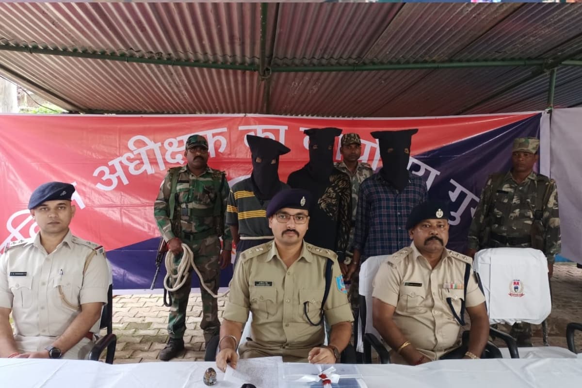 झारखंड: गुमला में 35 ग्राम ब्राउन शुगर के साथ तीन युवक गिरफ्तार, गढ़वा व लातेहार से लाते थे नशीला पदार्थ