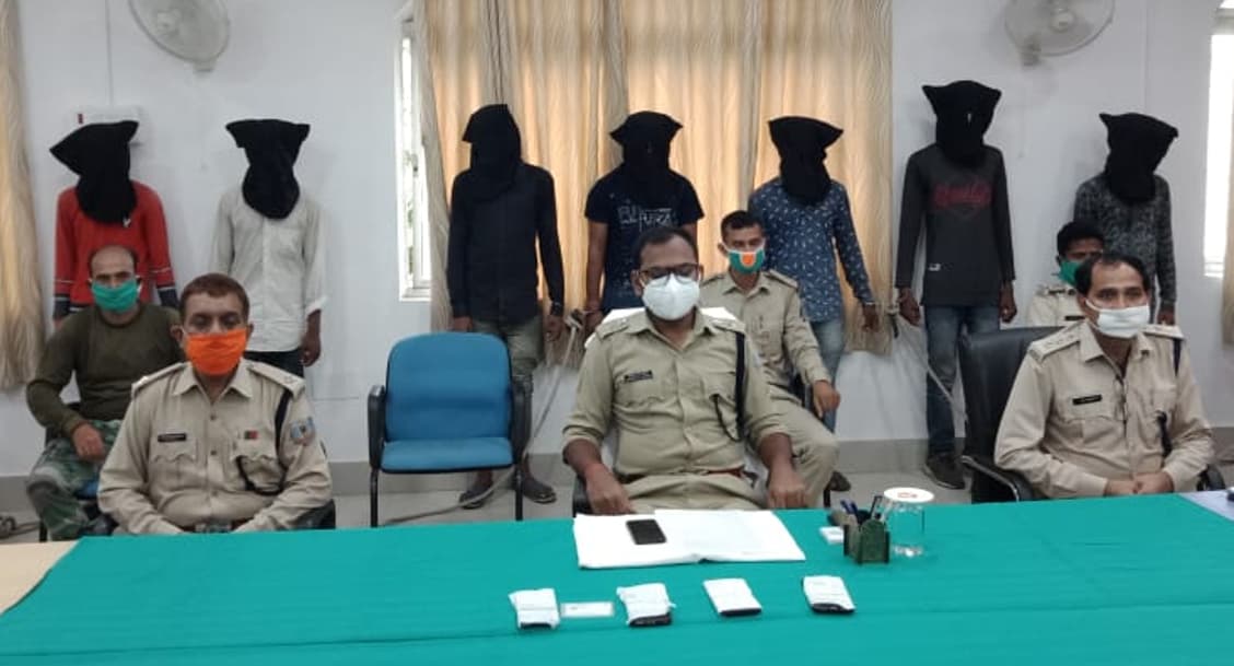 उत्तर प्रदेश की दो नाबालिगों से सामूहिक दुष्कर्म के सात आरोपी गढ़वा में गिरफ्तार