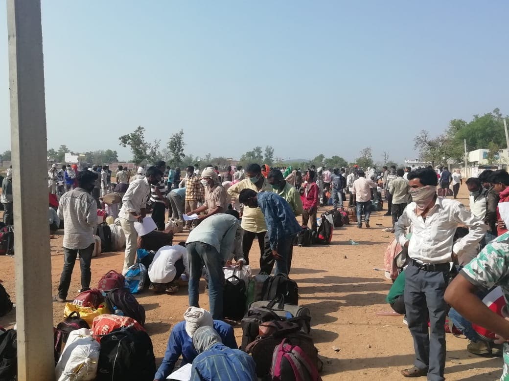 Jharkhand: कोरोना से मुक्त होने के बाद Covid19 का हॉट स्पॉट बना गढ़वा, गांवों में संक्रमण से लोगों में दहशत