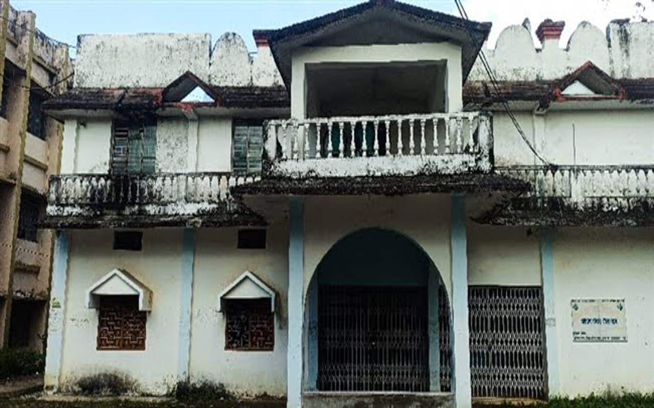 गढ़वा DDC ने जिला परिषद के पूर्व चेयरमैन को करीब साढ़े छह लाख का भेजा नोटिस, जानें पूरा मामला