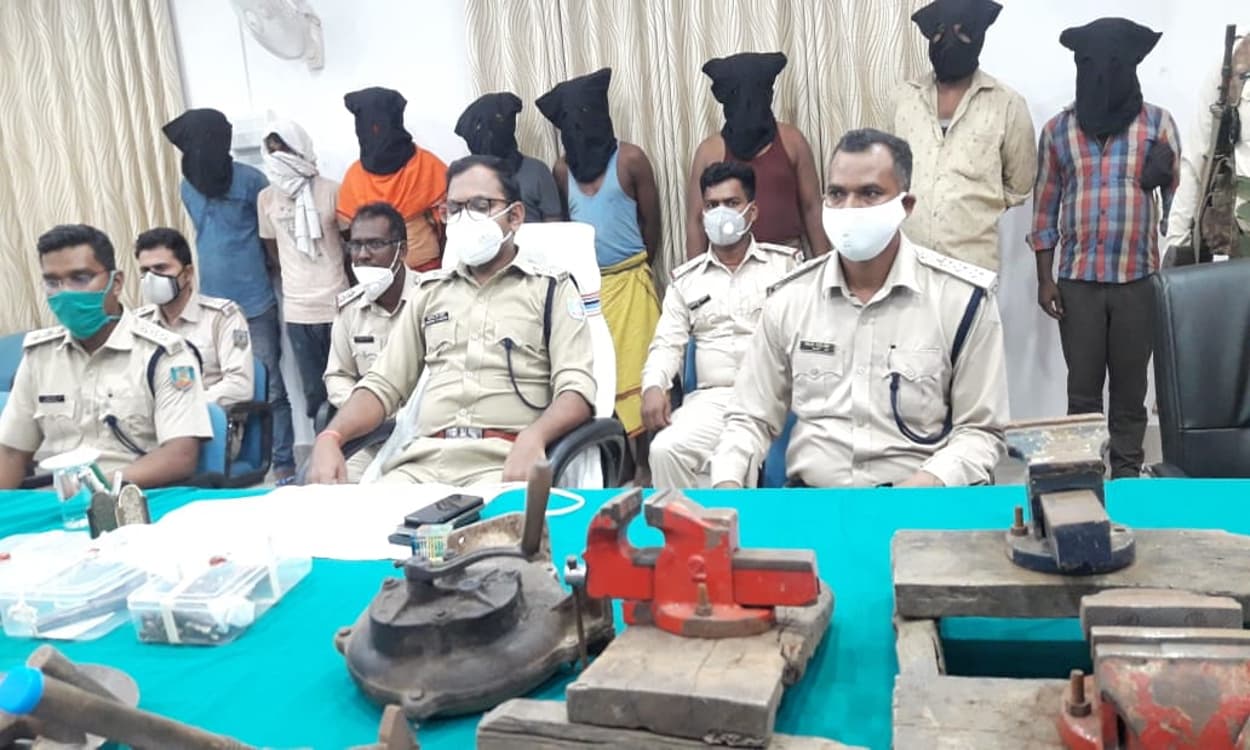 गढ़वा में 2 दिन में 2 मिनी गन फैक्टी का खुलासा, कुल 15 आरोपियों की हुई गिरफ्तारी