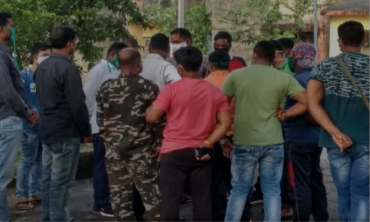 गढ़वा थाना परिसर में थाना प्रभारी और जवान के बीच मारपीट, एक जवान घायल