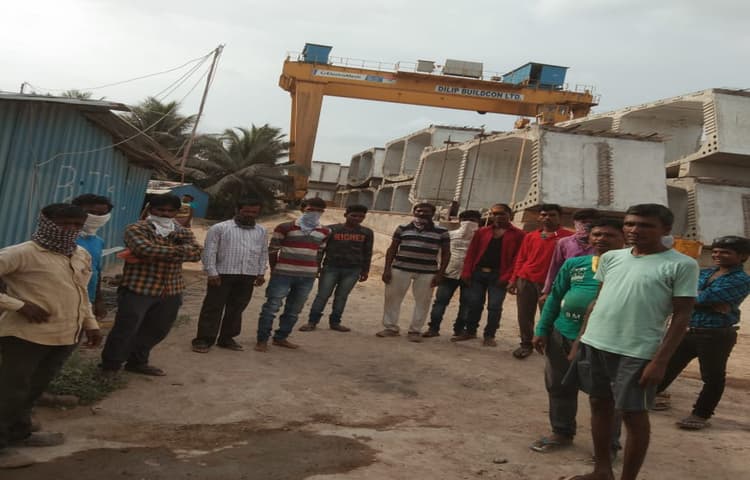 गोवा में फंसे भवनाथपुर के मजदूरों ने राज्य सरकार से की वापस लाने की गुहार, कहा : नमक- रोटी खायेंगे, लेकिन अब बाहर कमाने नहीं जायेंगे
