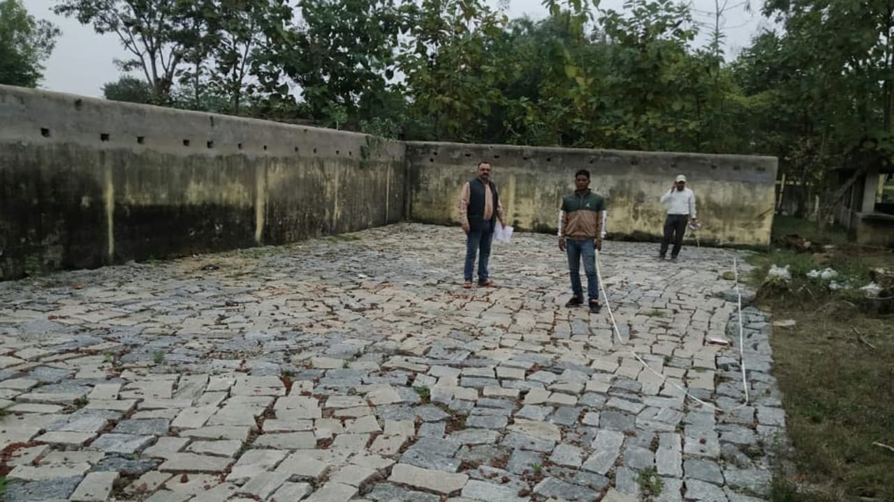 Jharkhand News: गुमला में पालकोट रोड के श्मशान घाट में बनेगा गौशाला, लावारिस पशुओं को मिलेगा आश्रय