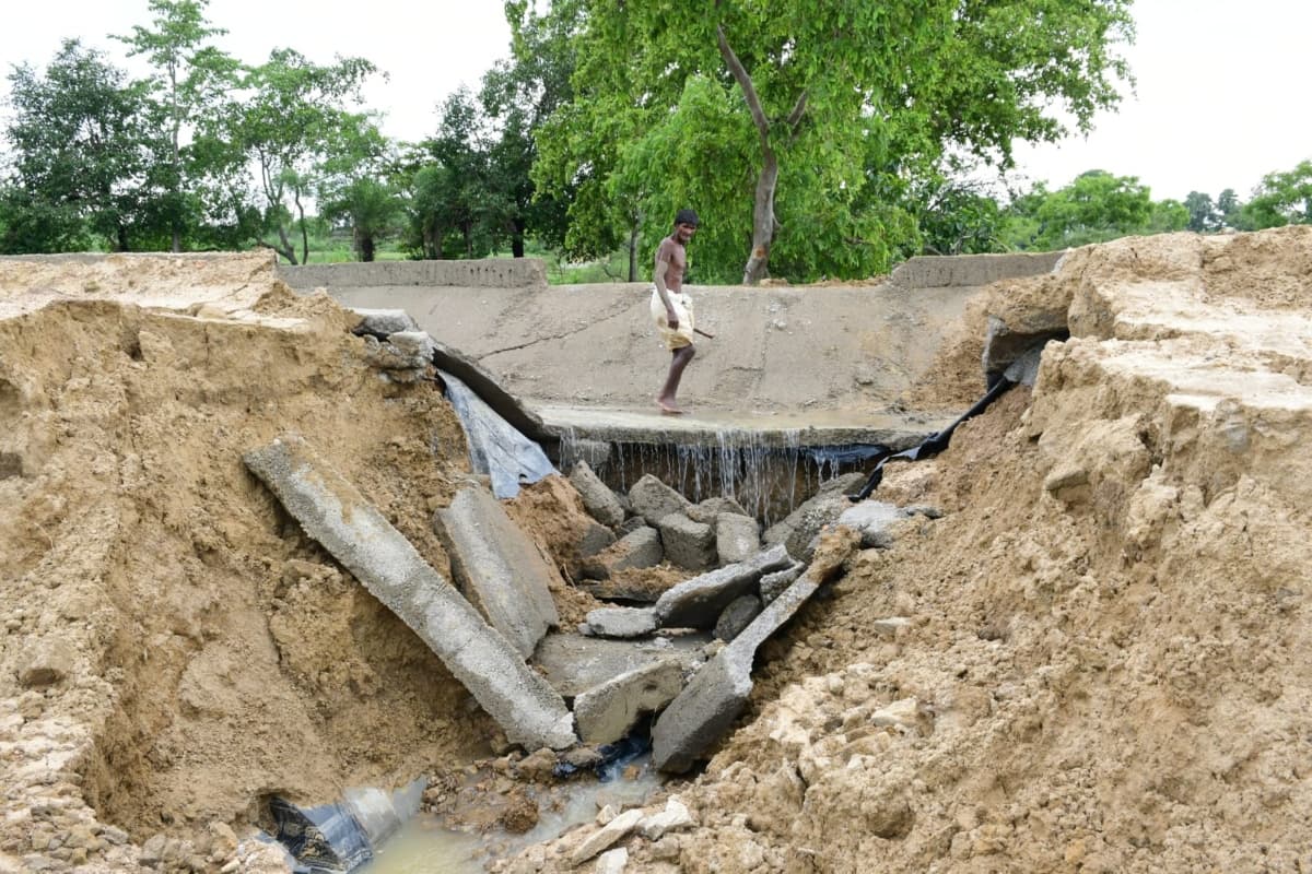 झारखंड: पहली ही बारिश में गवई बराज सिंचाई परियोजना का एक हिस्सा धंसा, पांच दशक बाद 142 करोड़ से हुई थी तैयार