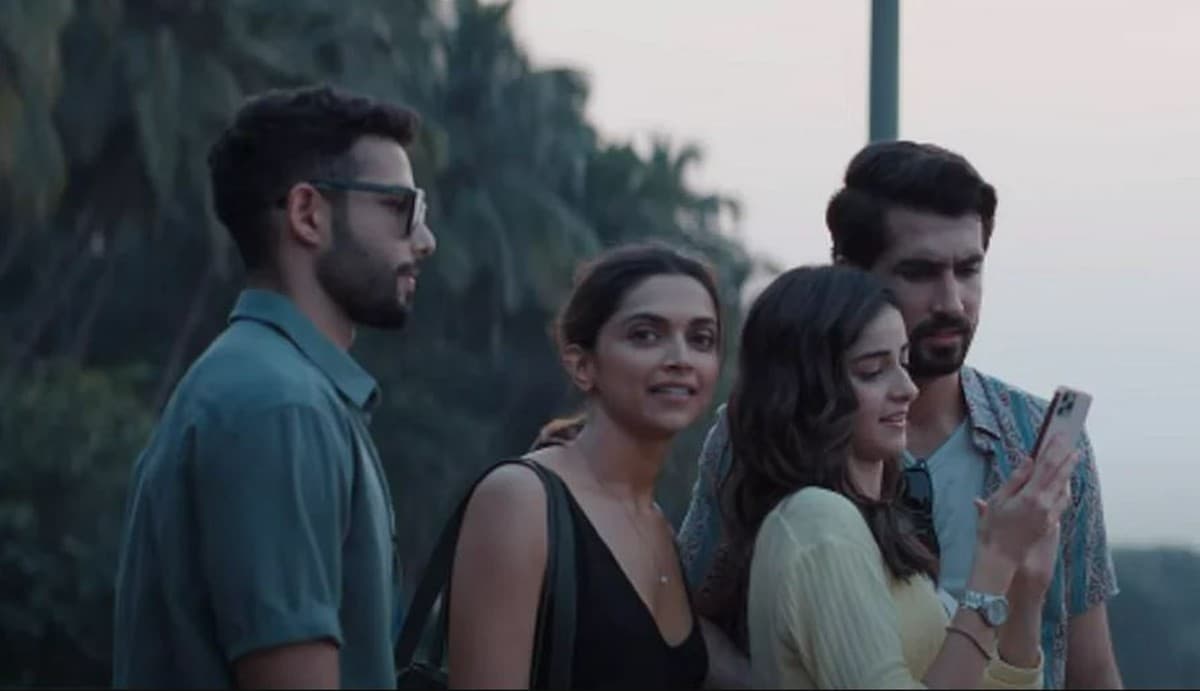 Gehraiyaan Movie Review: सतही रह गयी उलझे रिश्तों की यह 'गहराइयां'