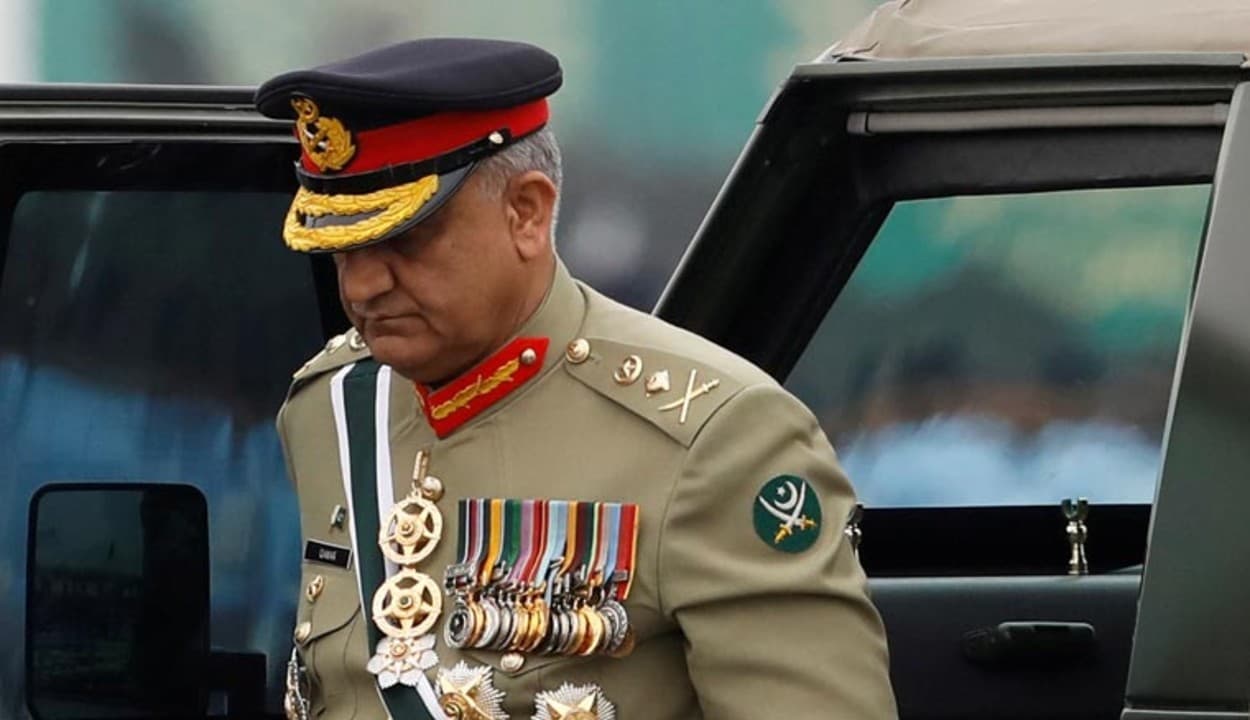 भारत के साथ हाथ मिलाने के लिए छटपटा रहे पाकिस्तानी सैन्य प्रमुख, शांति का माहौल बनाने का दिया प्रस्ताव