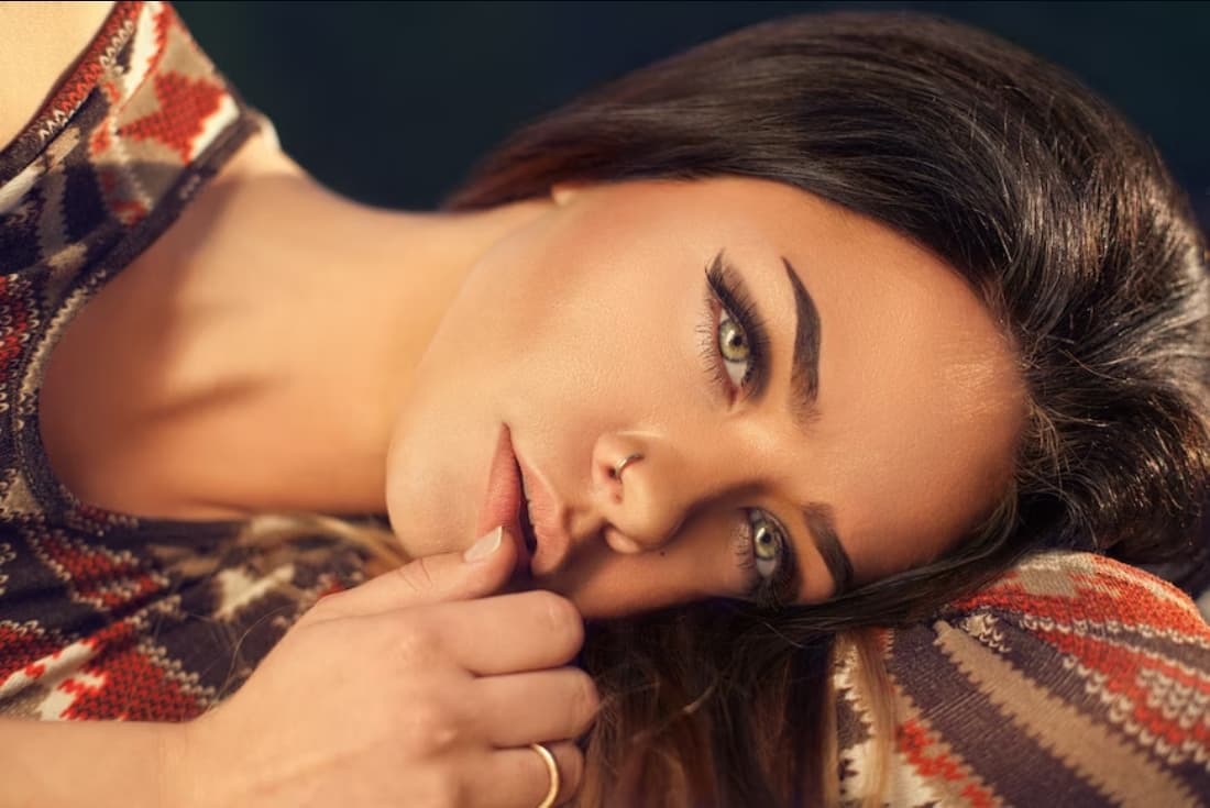 मोटी आइब्रो चाहिए ? इन प्राकृतिक उपचारों के साथ पतली भौहों को कहें अलविदा