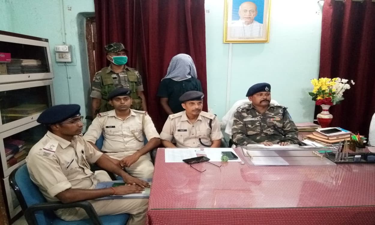 प्रेमिका की बेवफाई ने प्रेमी को बनाया कातिल, पहले दुष्कर्म किया फिर कर दी हत्या प्रेमिका की बेवफाई ने प्रेमी को बनाया कातिल, पहले दुष्कर्म किया फिर कर दी हत्या