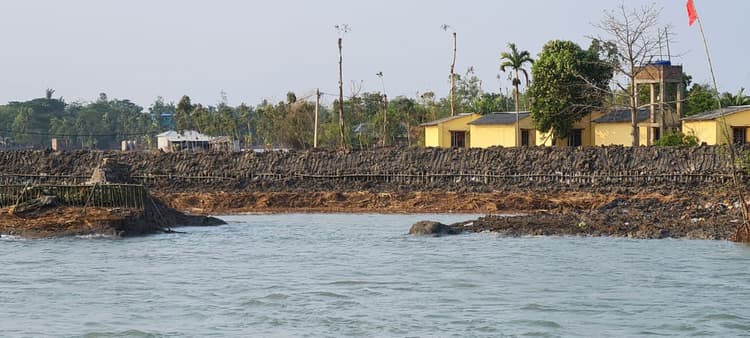 ज्वार की चेतावनी के बाद 10 हजार से अधिक लोगों को सुरक्षित जगह पहुंचाया गया, NDRF तैयार