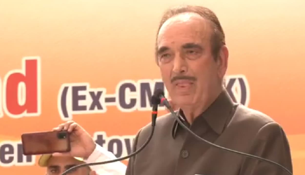 Kashmir: आतंकियों के निशाने पर कश्मीरी पंडित, पूर्व CM गुलाम नबी आजाद ने कहा- 'Target Killing चिंता का विषय'