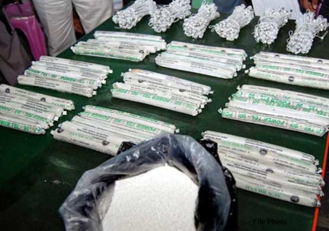 झारखंड के पाकुड़ में विस्फोटकों का जखीरा बरामद