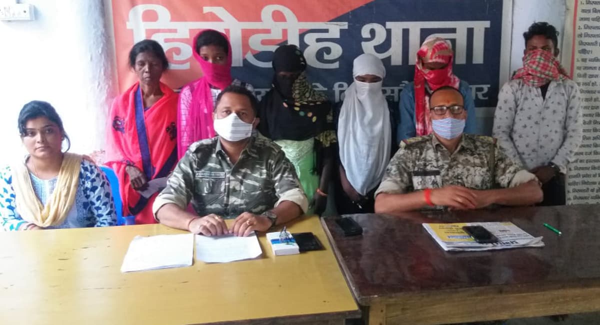 Jharkhand Crime News: दिल्ली ले जा रहे 4 बच्चियों को गिरिडीह पुलिस ने कराया मुक्त, एक आरोपी गिरफ्तार