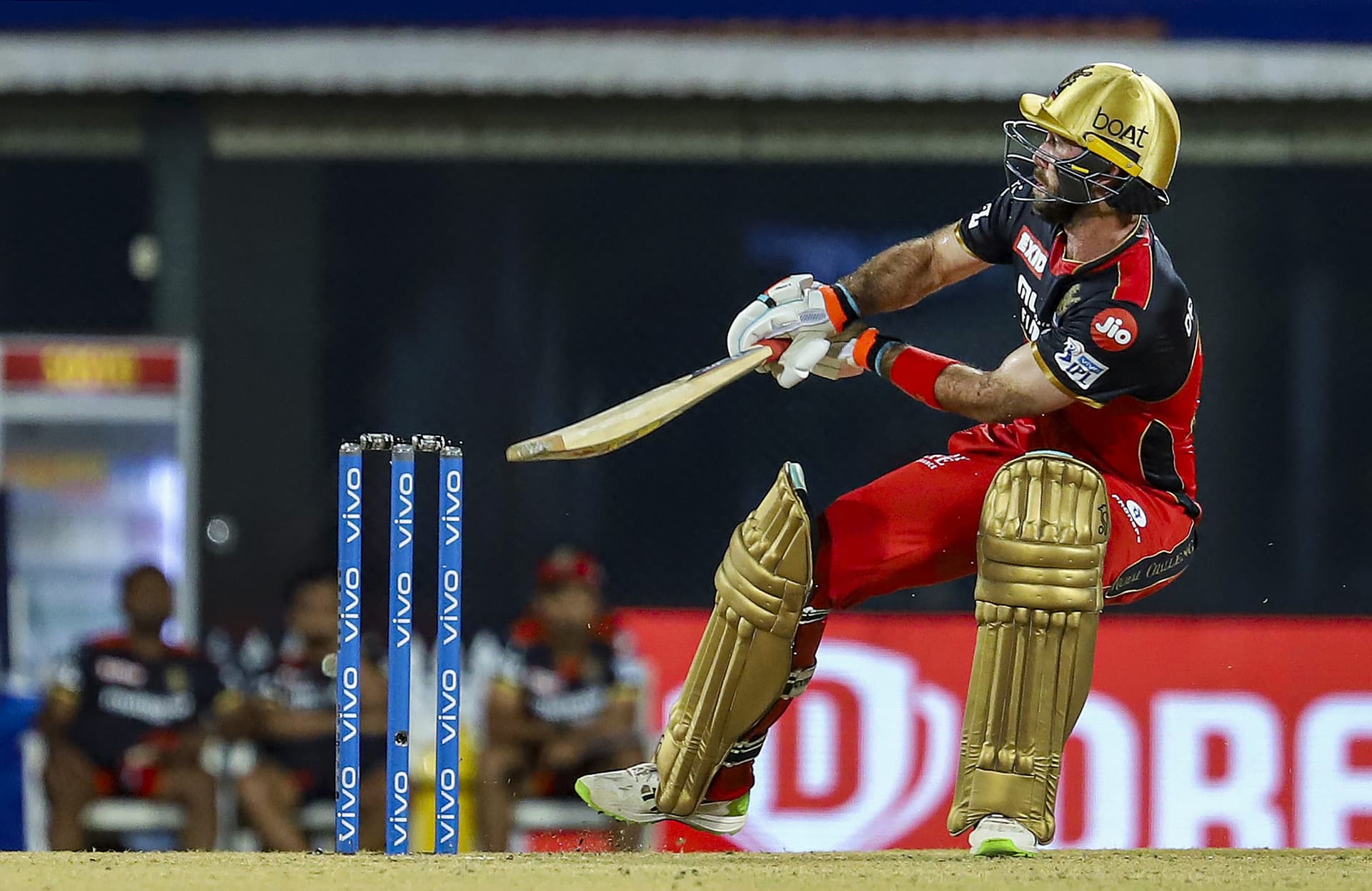 IPL 2021 : 14.25 करोड़ी खिलाड़ी ने 5 साल बाद आईपीएल में जमाया अर्धशतक, इस खिलाड़ी के लिए आरसीबी और चेन्नई के बीच लगी थी होड़