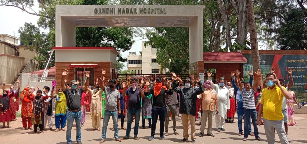 Coronavirus Lockdown : कोरोना मरीज के लाने का विरोध, रांची के गांधीनगर हॉस्पिटल के समक्ष प्रदर्शन