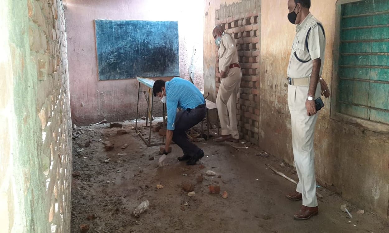 मूक- बधिर नाबालिग दुष्कर्म मामले में एक आरोपी गिरफ्तार, दूसरा फरार, मृतक के परिजन से मिले एसपी