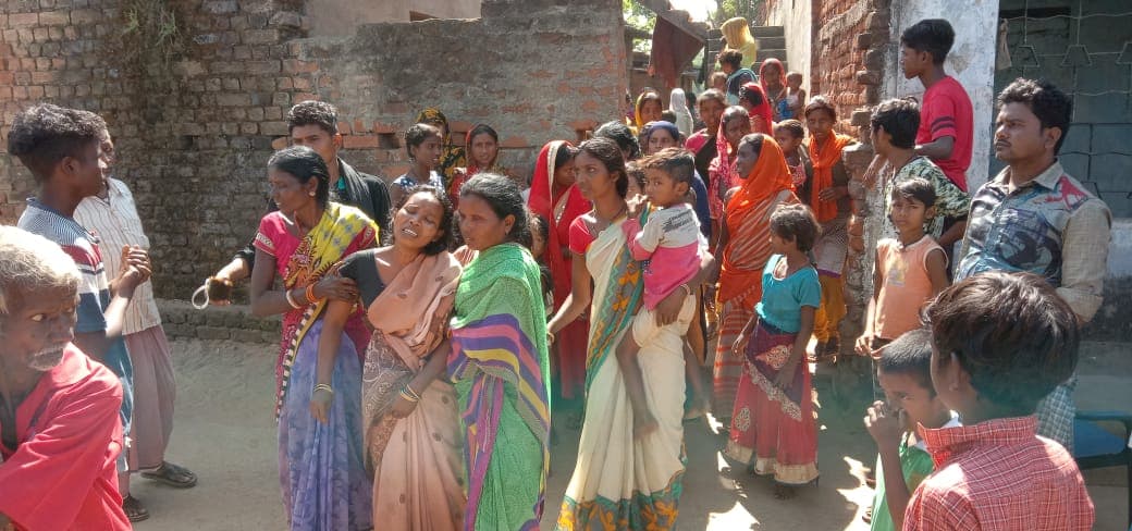 मवेशी बेचकर और कर्ज लेकर खरीदा था ट्रैक्टर, उसी के नीचे दबने से हो गयी मौत