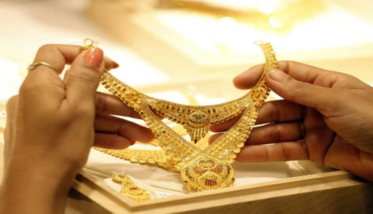Gold Price Latest Updates : अभी नहीं खरीदा सोना तो बाद में पड़ेगा पछताना! जानिए क्या है गोल्ड का भाव