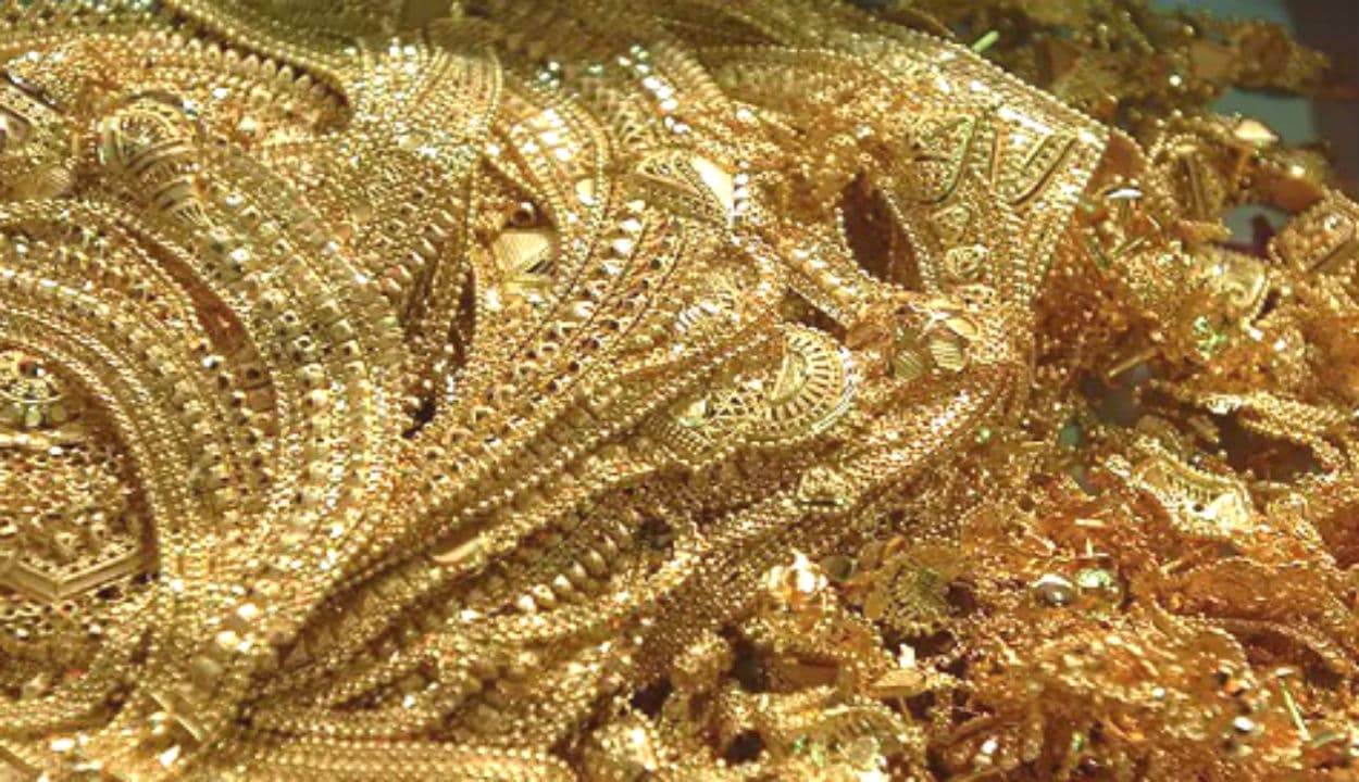 Gold Silver Price Today : शुक्रवार को एक बार फिर 47,000 के पार पहुंचा सोना, चांदी में नरमी बरकरार