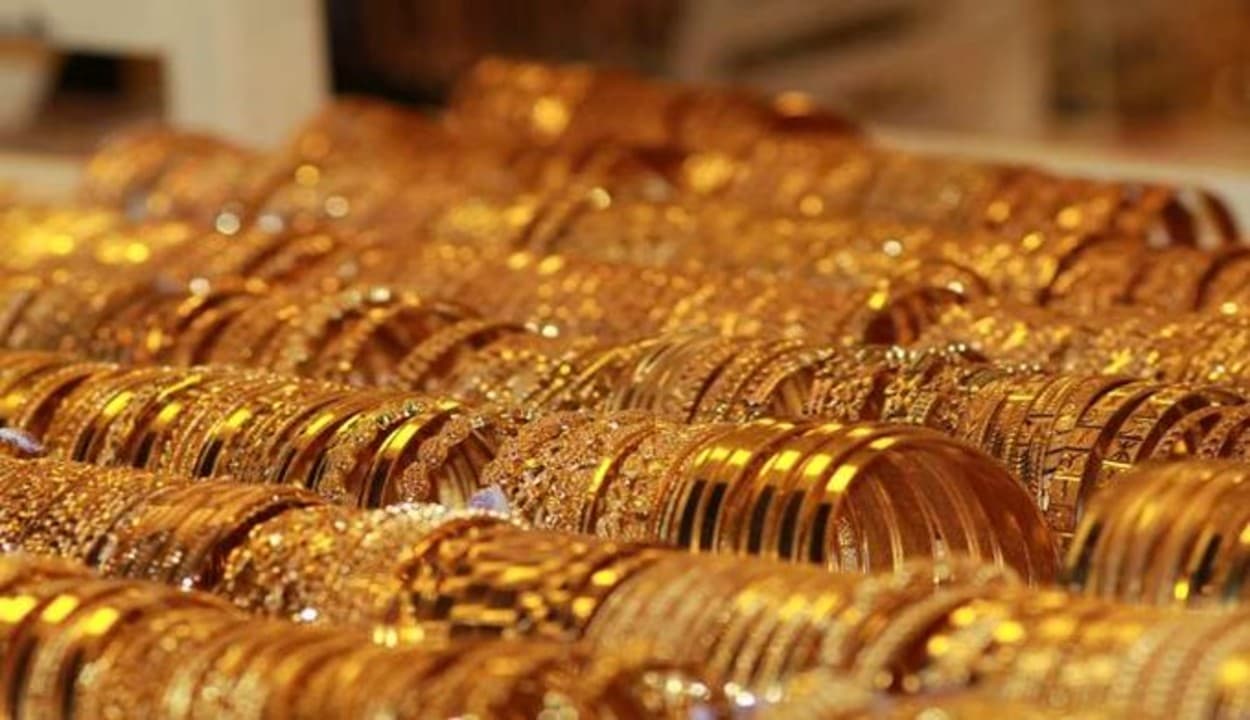 Gold Rate : सर्राफा बाजार में 4974 रुपये सस्ता हुआ सोना, चांदी में 2000 रुपये से अधिक गिरावट, जानिए आज का भाव
