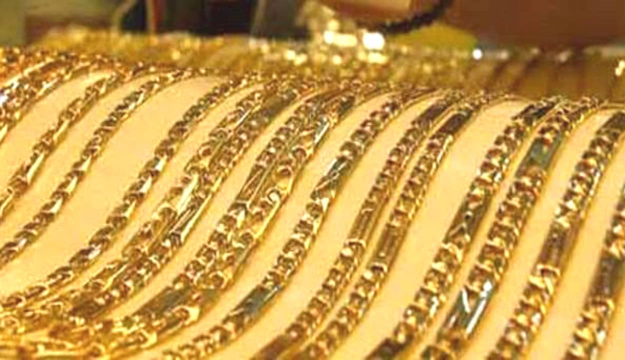 Gold Rate : ग्लोबल मार्केट में मजबूती के चलते घरेलू सर्राफा बाजार में फिर चमका सोना, जानिए आज कितनी रही कीमत...