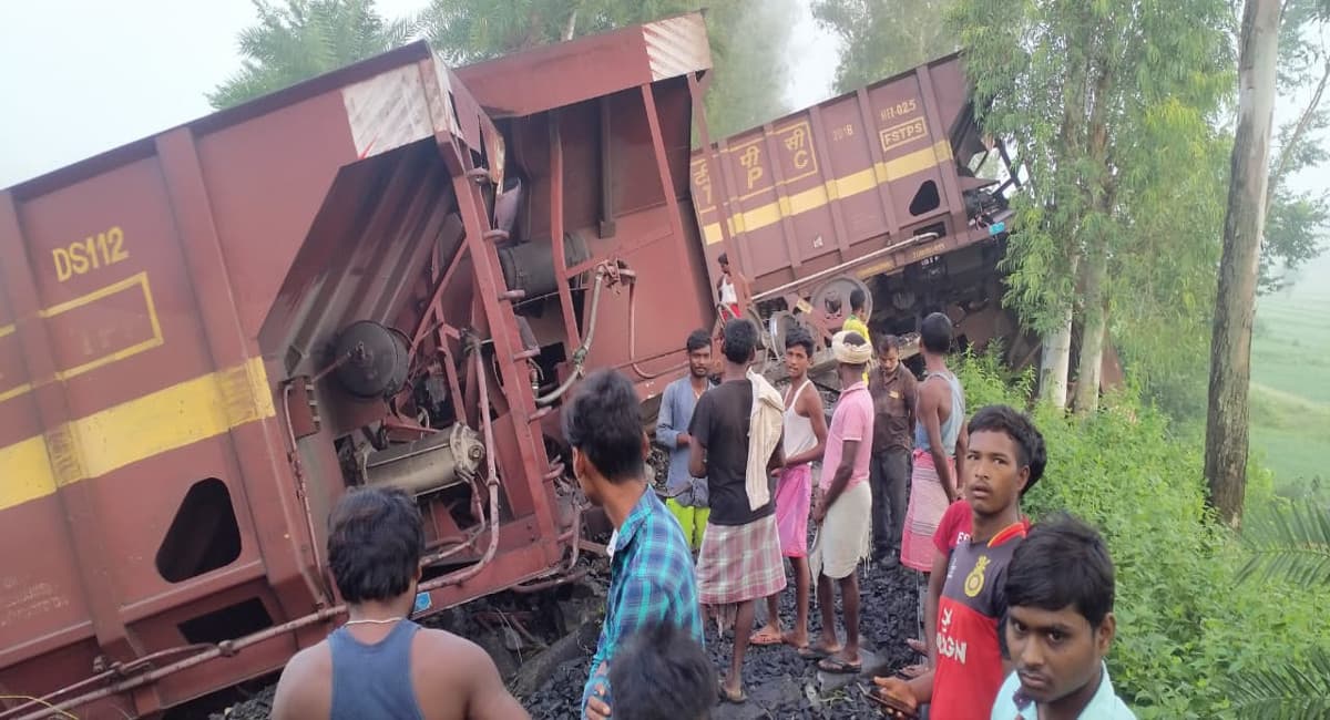 Indian Railways News: आद्रा रेल मंडल के ओंदाग्राम के पास दो मालगाड़ियों की जोरदार टक्कर, कई ट्रेनें रद्द