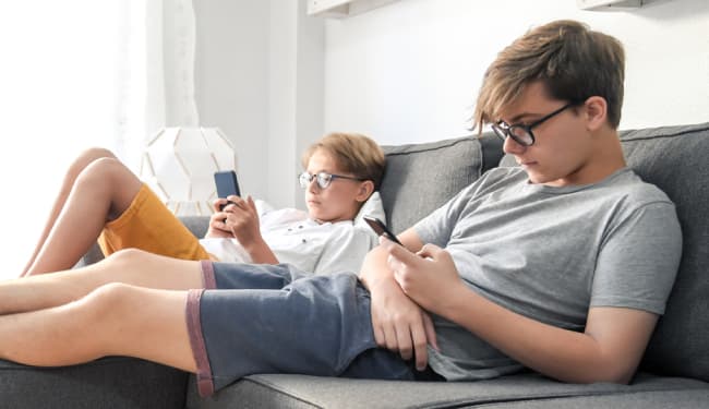 बच्चों और किशोरों को ऑनलाइन सुरक्षित करेगा गूगल, नाबालिगों की तस्वीरों को गूगल सर्च से हटा सकेंगे