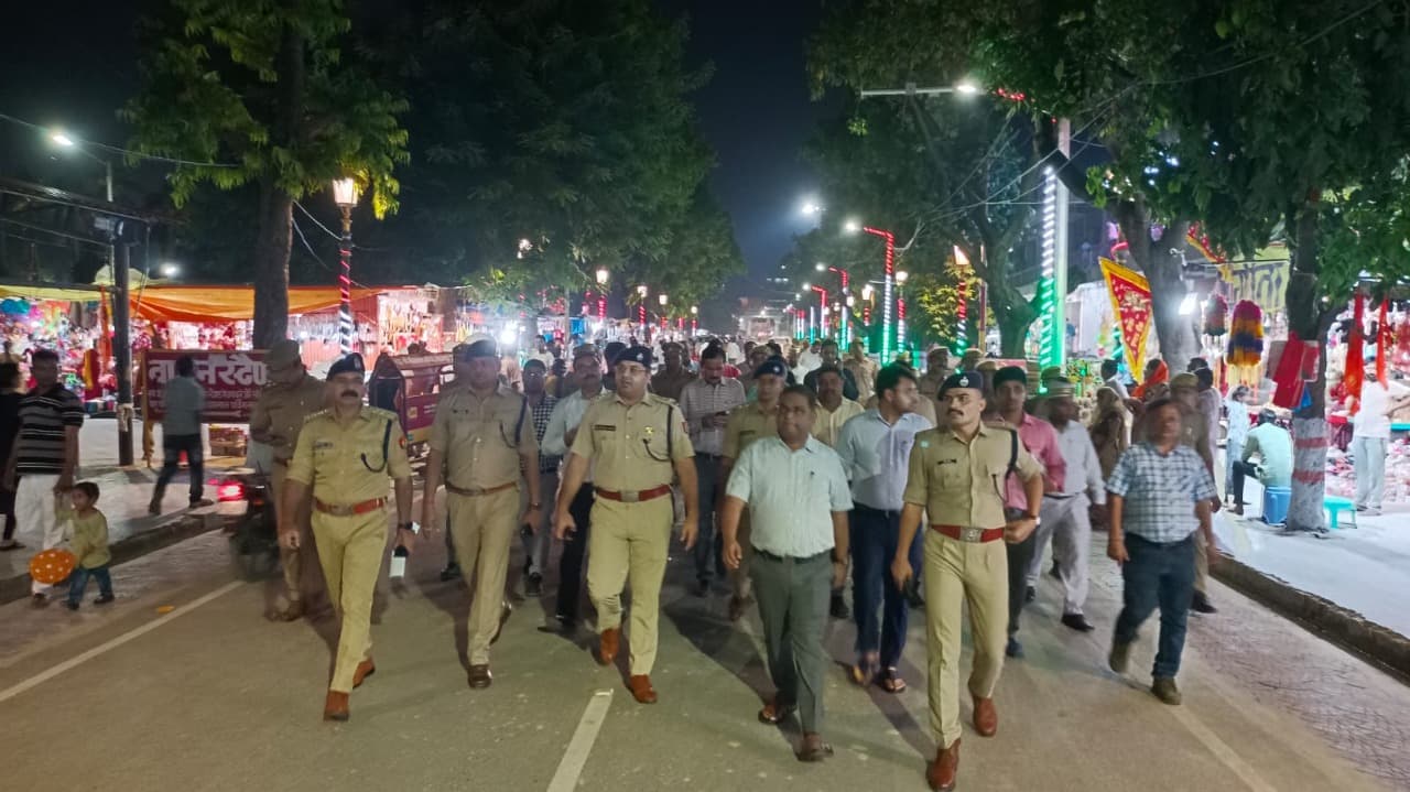 गोरखपुर में दुर्गा पूजा और दशहरा को देखते हुए प्रशासन ने बदली ट्रैफ‍िक व्‍यवस्‍था, पढ़ें काम की खबर