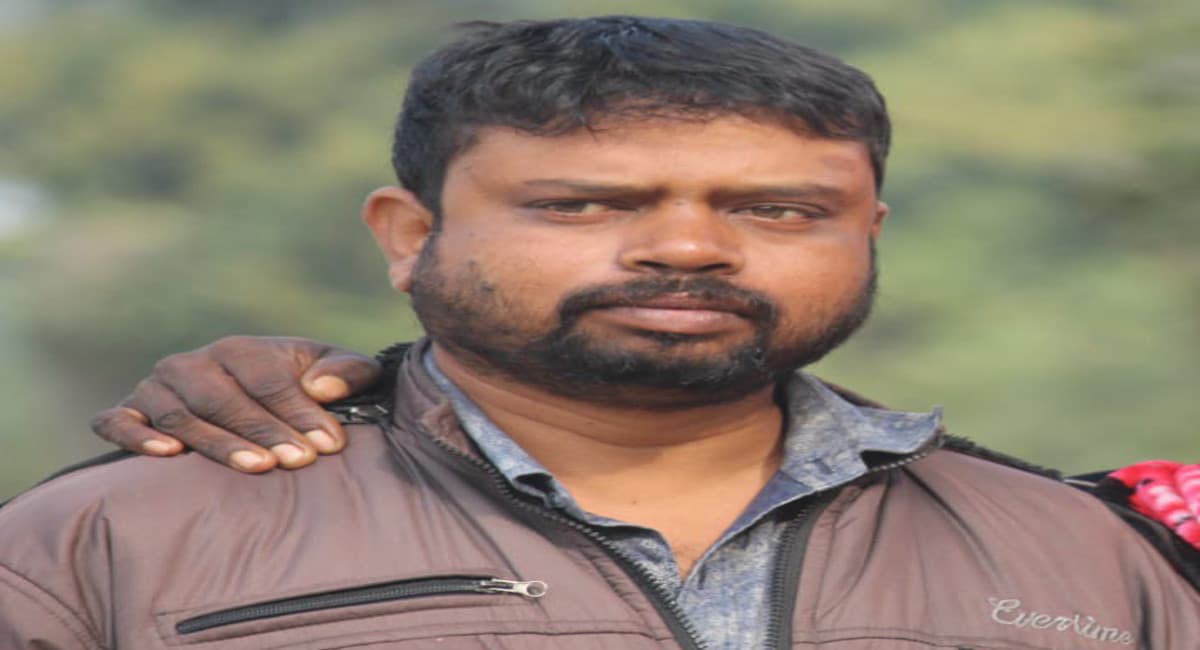 हादसे को आमंत्रण देता सरायकेला-कांड्रा मार्ग, पत्नी के साथ जमशेदपुर जा रहे आजसू नेता की सड़क दुर्घटना में मौत