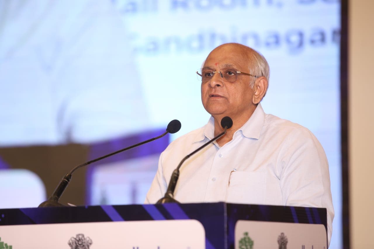 Gujarat Election 2022: गुजरात चुनाव से पहले हुआ बड़ा उलटफेर, सीएम भूपेंद्र पटेल ने लिया ये फैसला