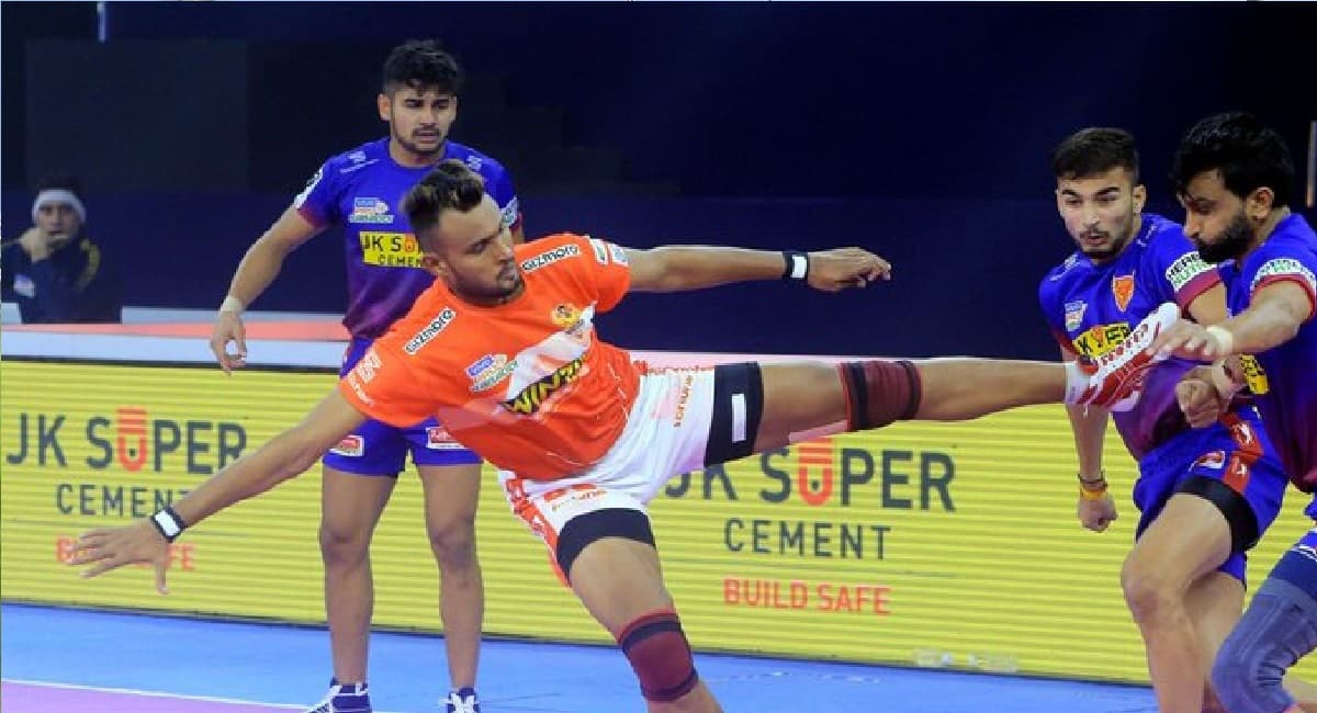 Pro Kabaddi League: गुजरात जायंट्स और दबंग दिल्ली का मुकाबला टाई, राकेश-नवीन का शानदार प्रदर्शन