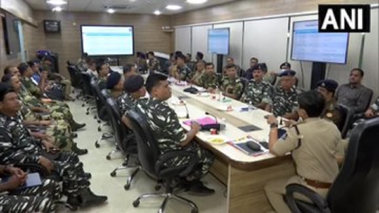 गुजरात चुनाव 2022 : दूसरे चरण के लिए मतदान आज,  सेंट्रल फोर्स की 112 कंपनी तैनात