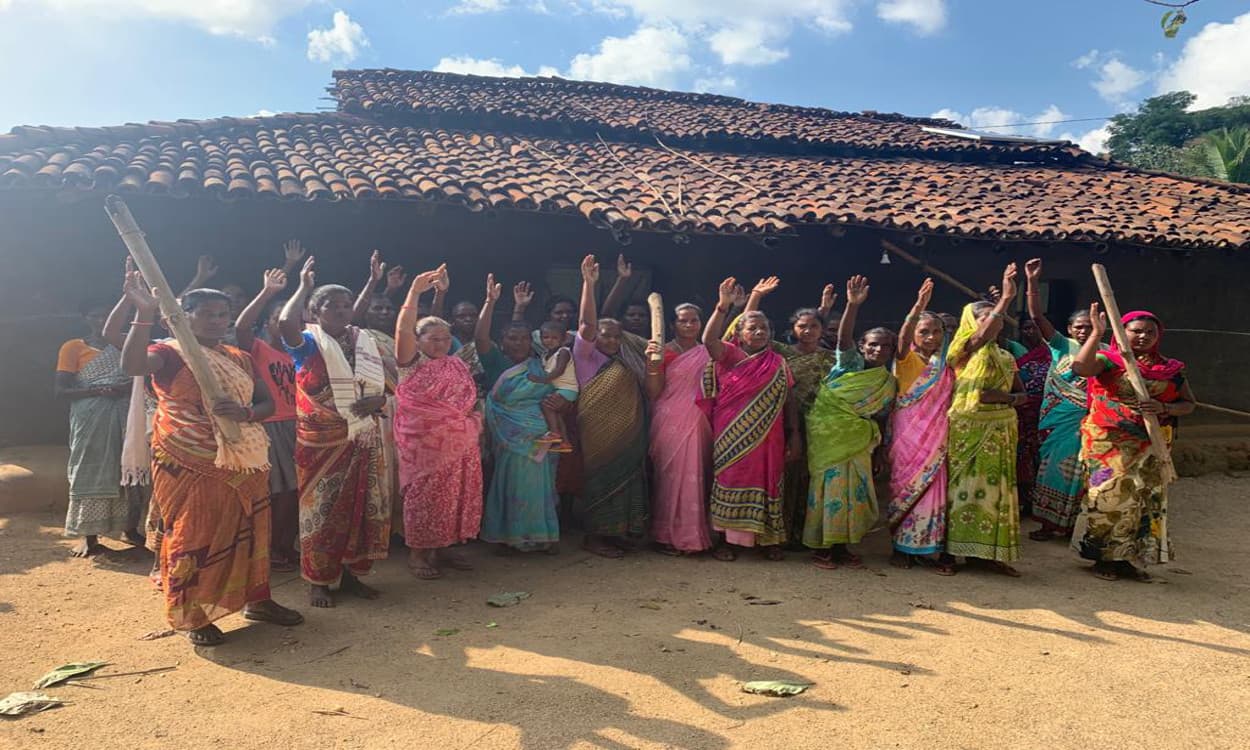 हर्राडीपा दुष्कर्म मामला : पीड़िता एवं उसके परिवार की सुरक्षा कर रही गांव की महिलाएं