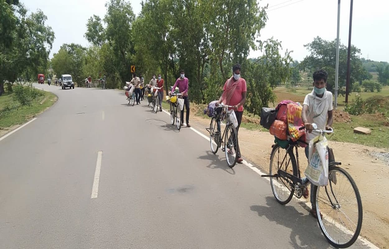 नागपुर से 18 मजदूर 1173 किमी की दूरी तय कर साइकिल से पहुंचे गुमला, सुनाई अपनी आपबीती