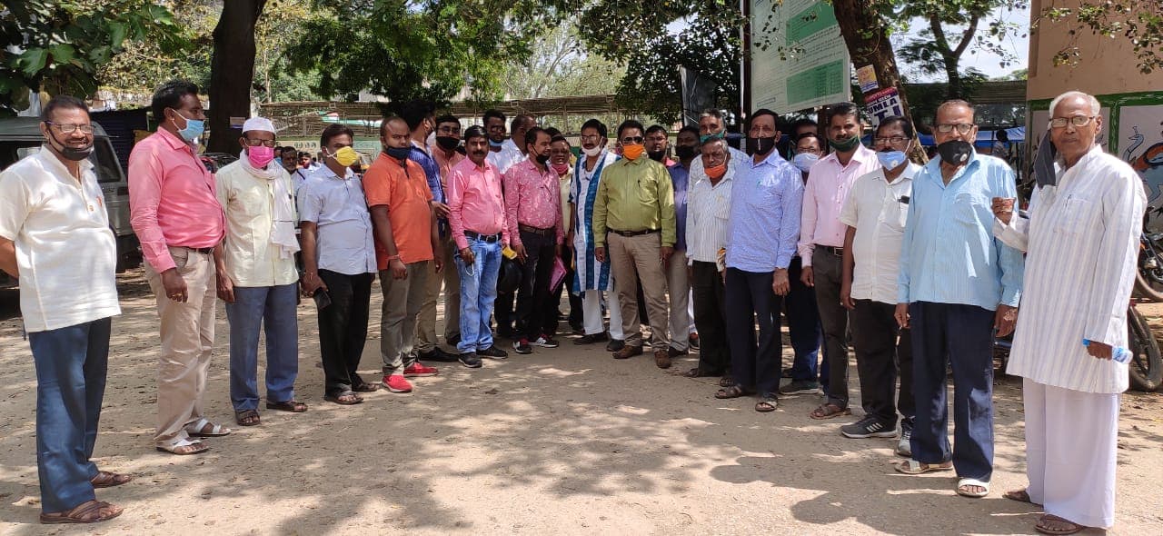 गुमला में पत्रकारों को मिला पूजा समिति व जनप्रतिनिधियों का समर्थन, प्रशासन के साथ दुर्गा पूजा पर बैठक का किया बहिष्कार