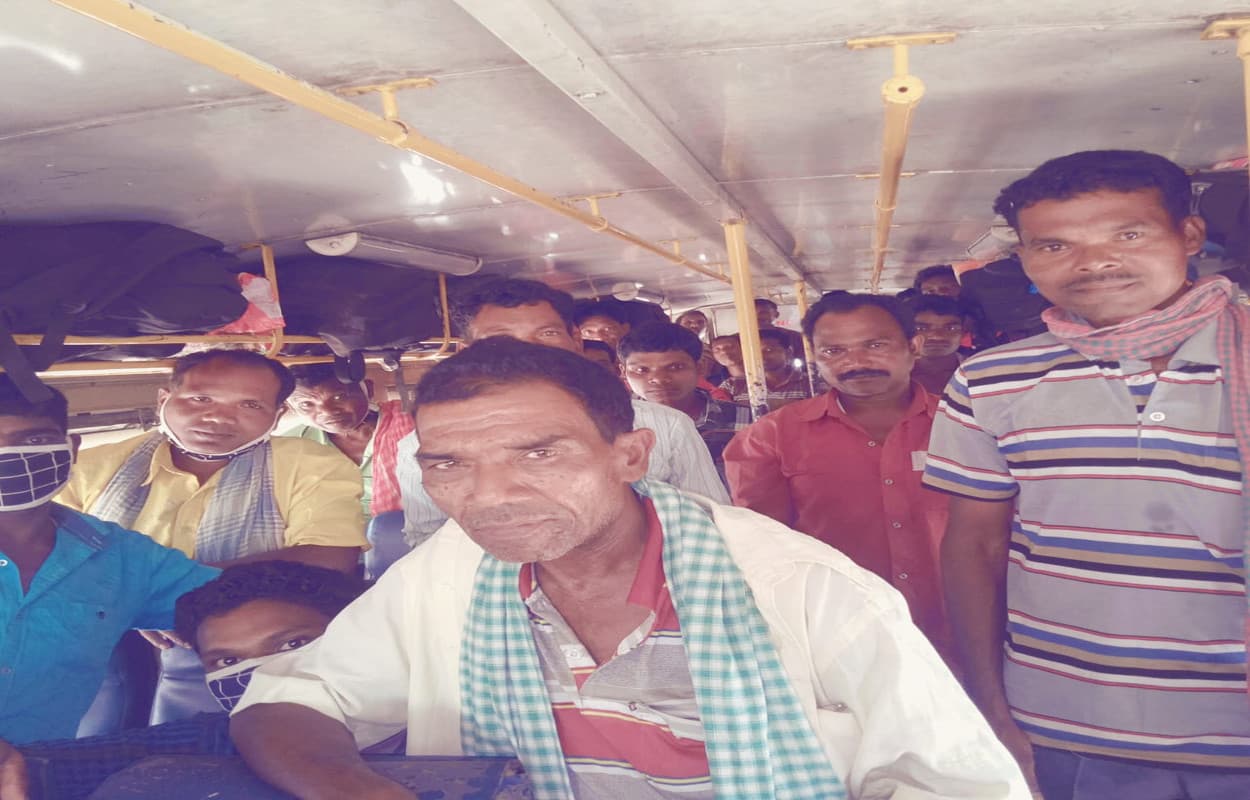 मिशन बदलाव की पहल पर कोलकाता से गुमला पहुंचे 210 मजदूर, सभी को होम कोरेंटिन में भेजा गया