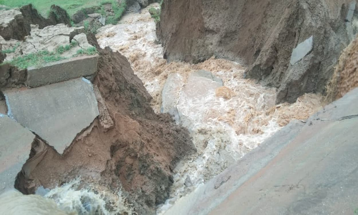 बिशुनपुर में बारिश में बह गयी 17 करोड़ की नहर