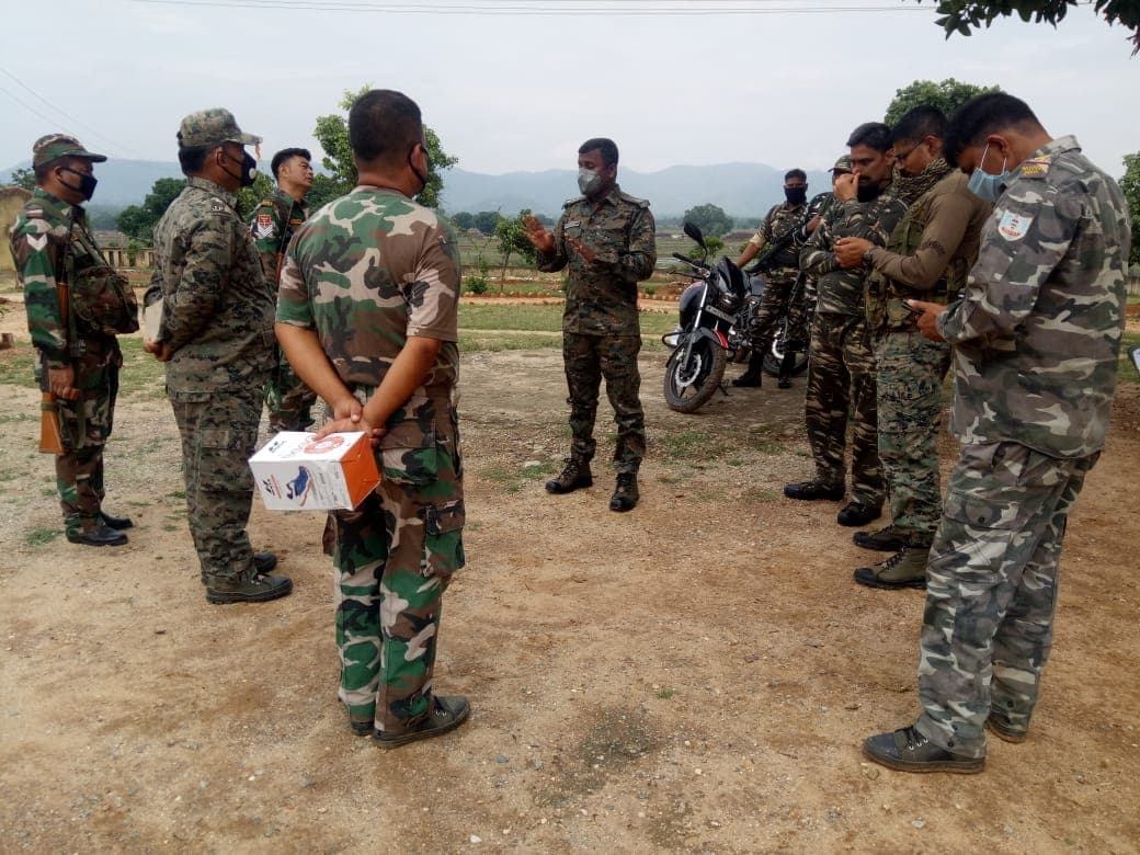 झारखंड : पुलिस ने ध्वस्त किया था बंकर, बदले में नक्सलियों ने की जवानों की हत्या