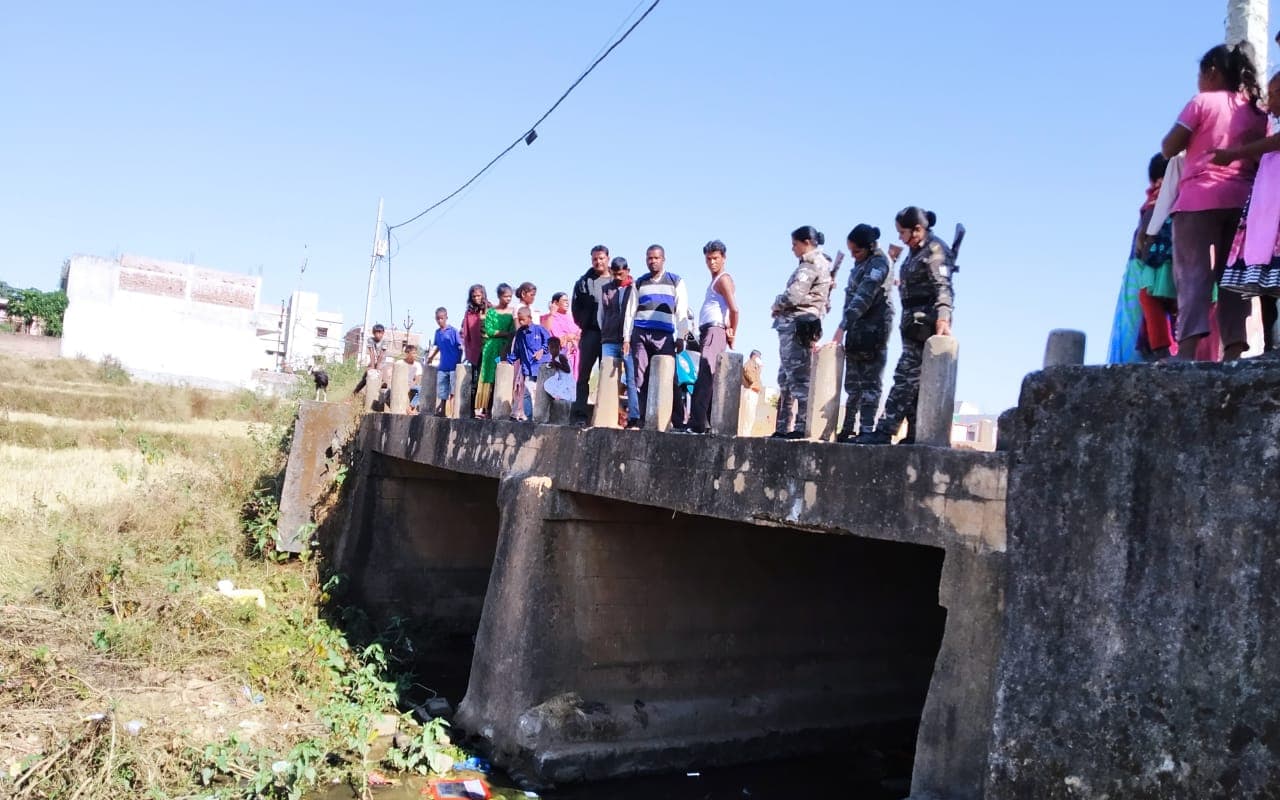 झारखंड : नवजात को नदी में फेंका, फॉरेंसिक जांच के लिए हड्डी को रांची भेजेगी पुलिस