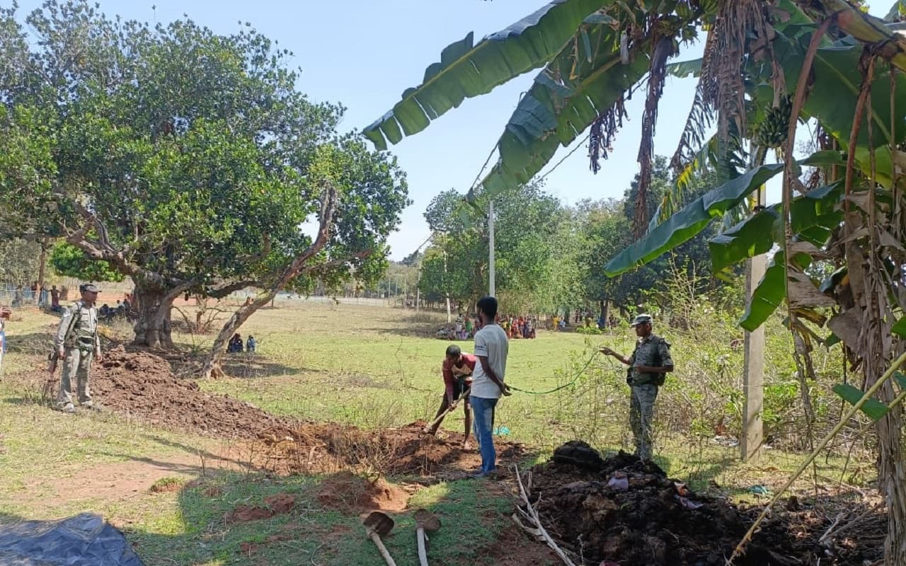 झारखंड: देवर ने भाभी और 2 बच्चों को बेरहमी से मार डाला, संपत्ति व एलआईसी के पैसे को लेकर हत्या की आशंका