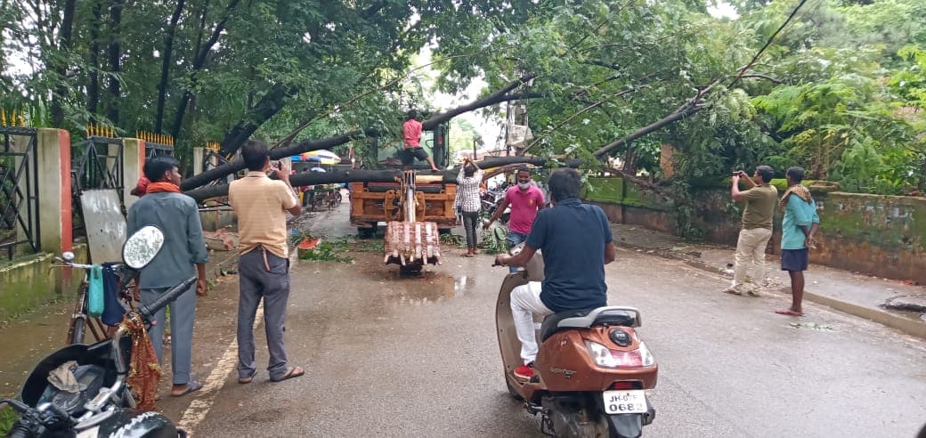 Jharkhand Weather Today : सावन की दूसरी सोमवारी पर झारखंड में जमकर बरसे बदरा, वज्रपात से 5 लोगों की मौत