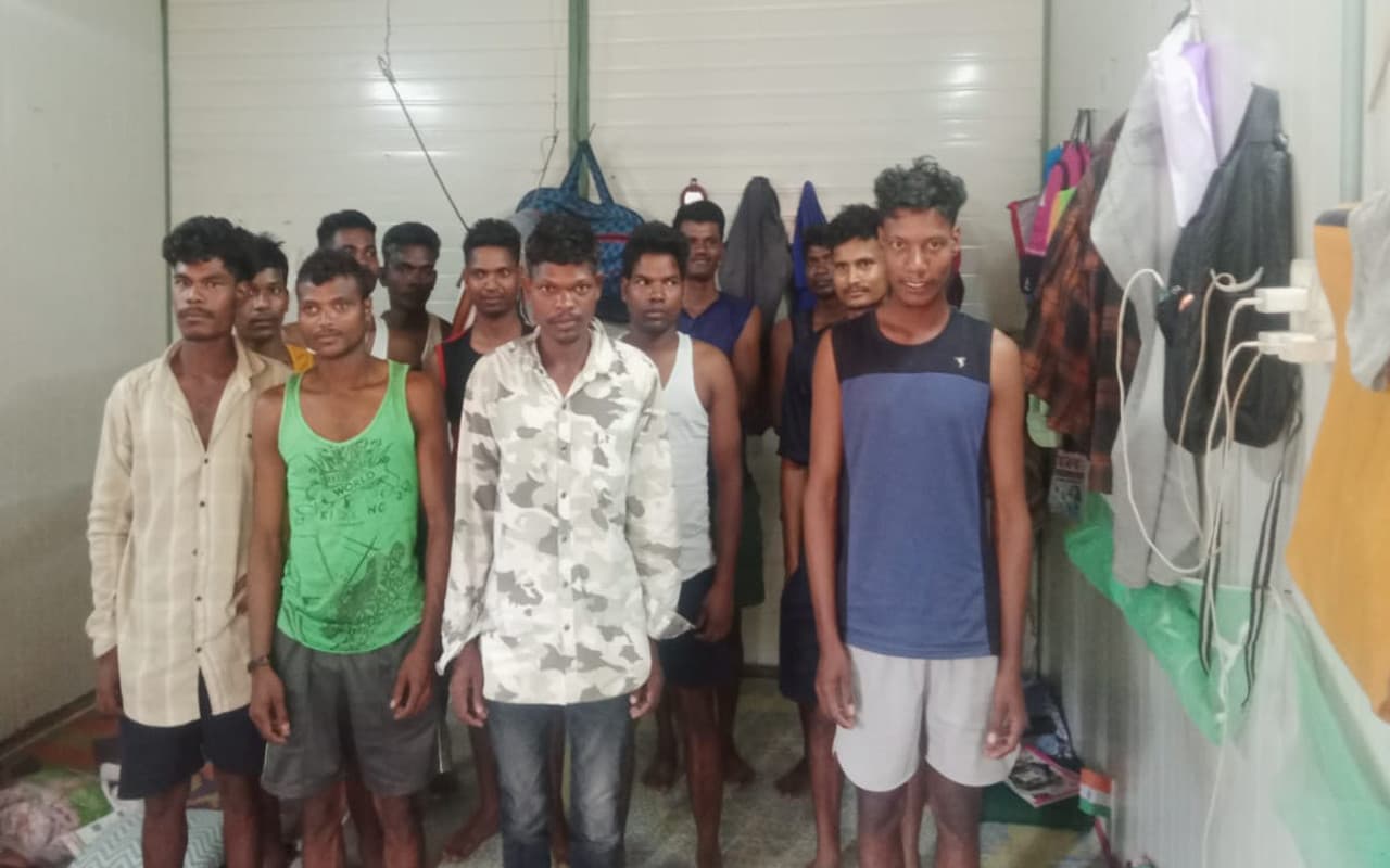झारखंड : मध्य प्रदेश में फंसे गुमला के 13 मजदूर, वीडियो भेजकर बतायी अपनी पीड़ा
