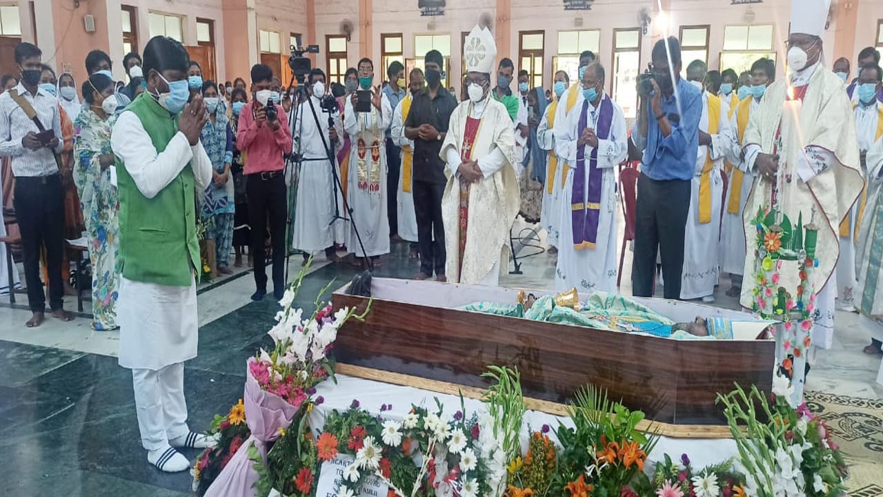 कलिसिया की सेवा का संकल्प ही बिशप पॉल लकड़ा के लिए होगी सच्ची श्रद्धांजलि : आर्च बिशप